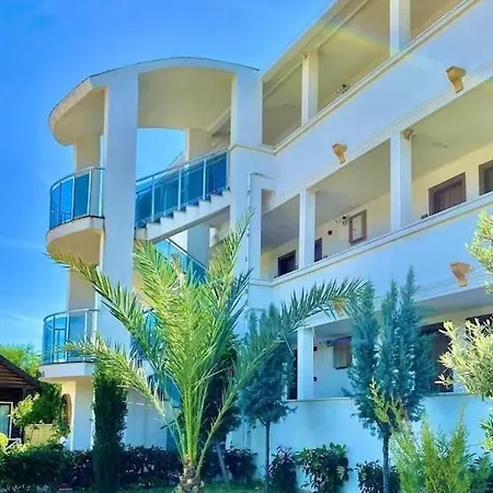 Hitit Marina & Hotell 4*